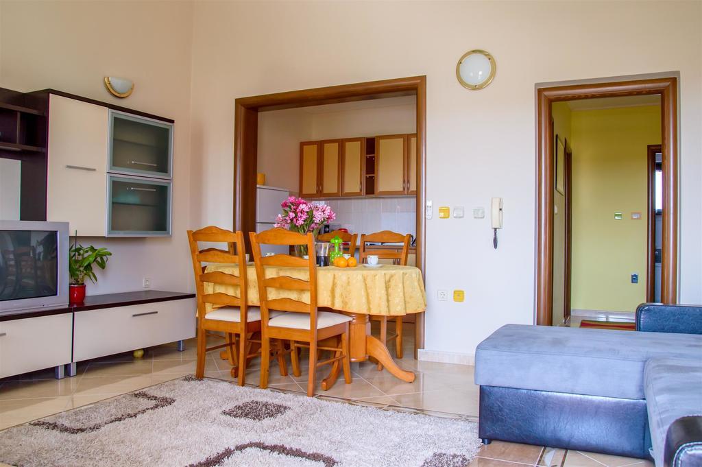 Apartment Roko Umag Exterior photo